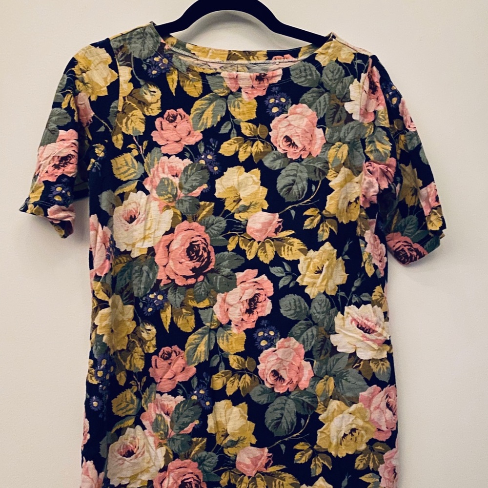 Oversized flower shirt - Uniqlo UT StudioSanderson